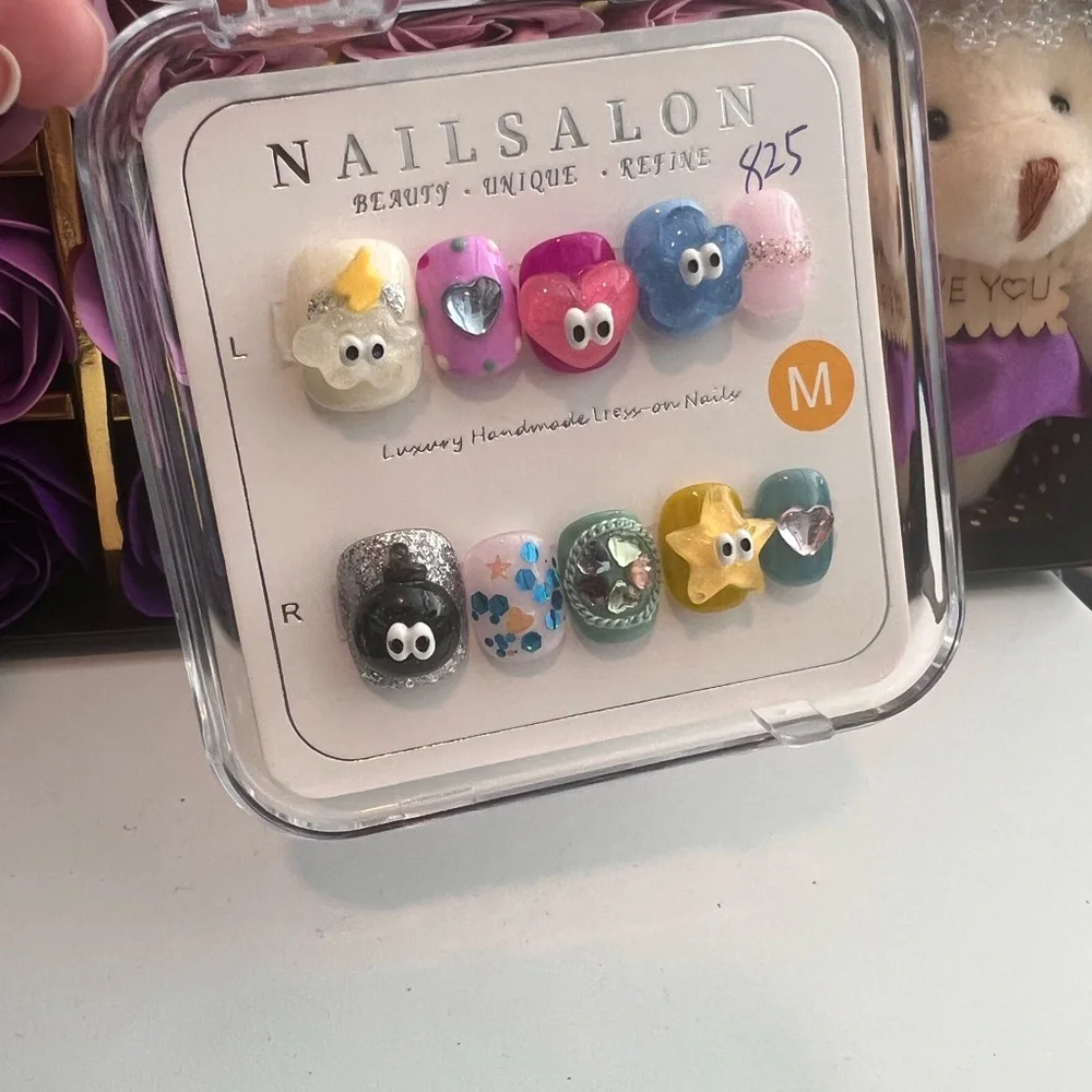 press on nail —M - Picture 3 of 6